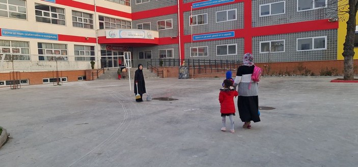 Düzce'de deprem sonrası okullar açıldı -4