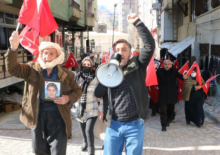 Hakkari'de, ailelerin HDP önündeki eyleminde 37'nci hafta -6