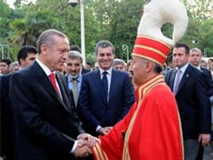 Başbakan Erdoğan'dan Mehter'li karşılama