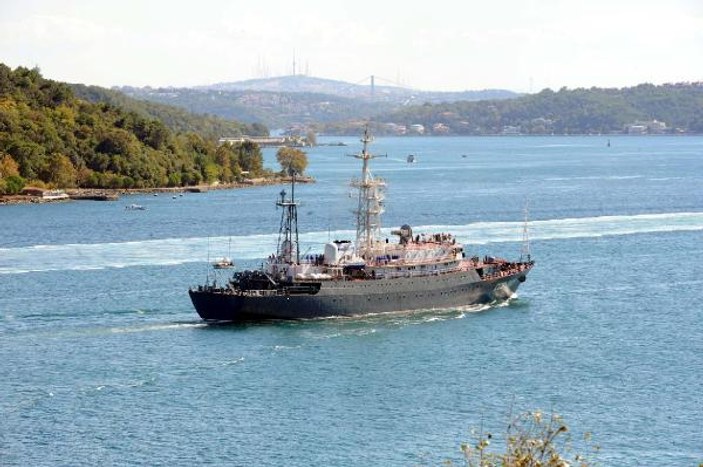 Rus savaş gemileri İstanbul Boğazı'nda - izle