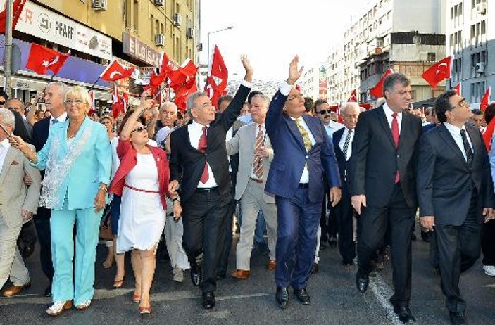 CHP'nin 9 Eylül yürüyüşüne Baykal da katıldı