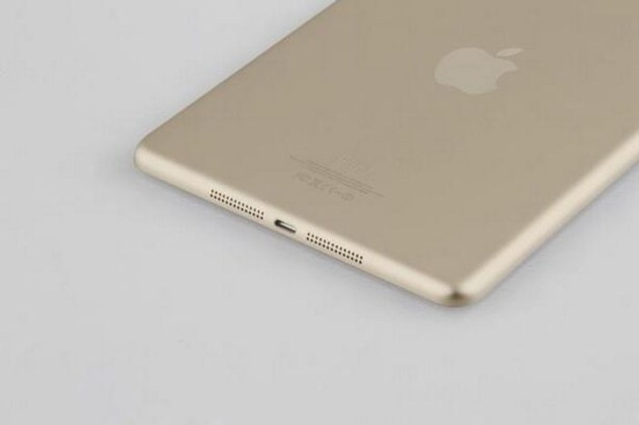 Altın renkli iPad mini 2 geliyor