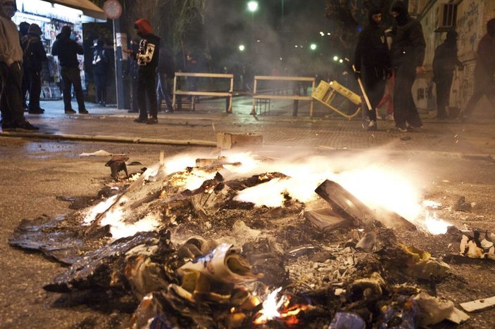 Yunanistan'da Syriza'nın genel merkezi işgal edildi