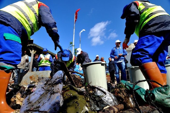 Bodrum'da deniz dibinden 1 ton atık çıkarıldı