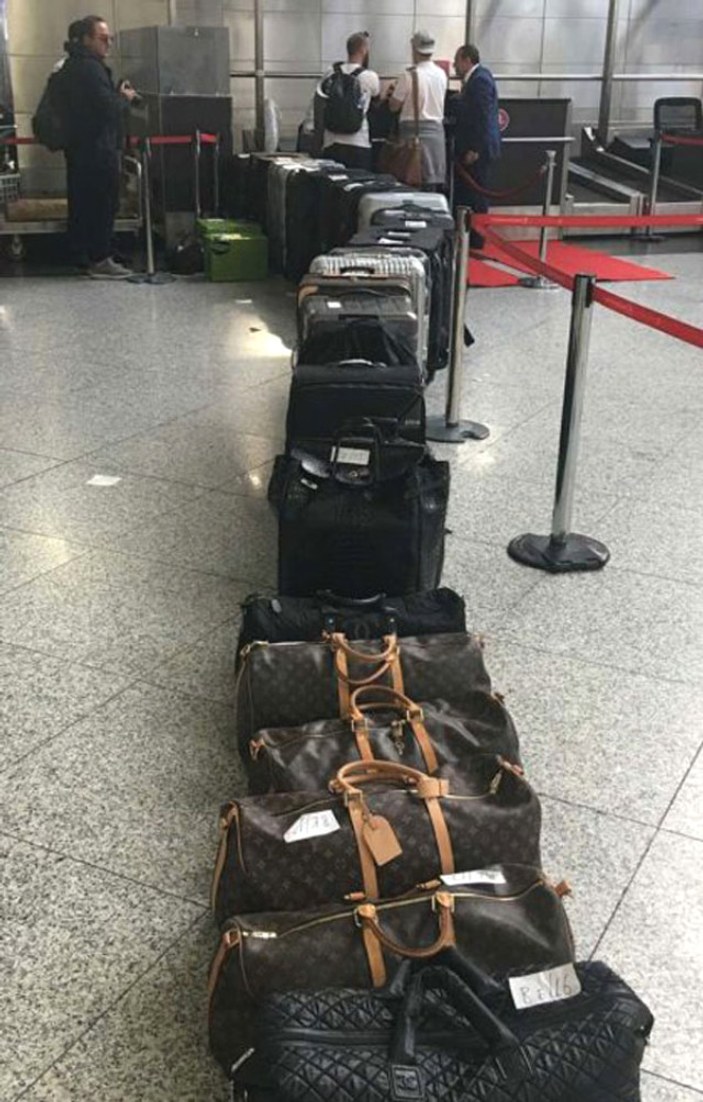 Bülent Ersoy 40 bavulla uçağa bindi