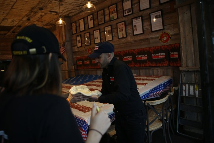 Diyarbakırlı pizzacıdan ABD Anma Günü için pizza