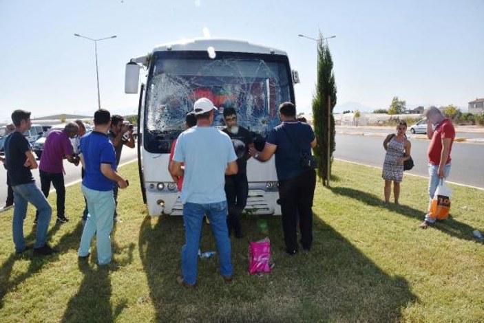 Antalya'da otel servisi refüje çıktı: 5 yaralı
