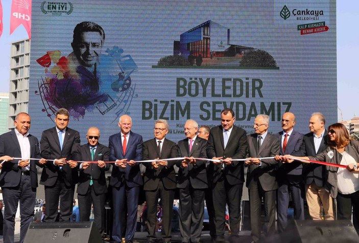 CHP'li belediyede Papandreu'lu açılış