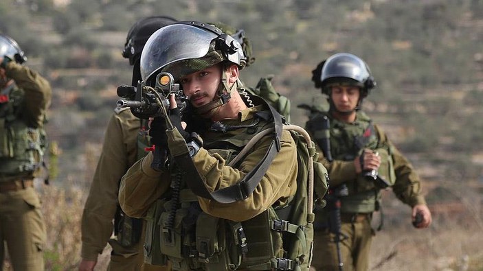 İsrail askerleri AP heyetini alıkoydu