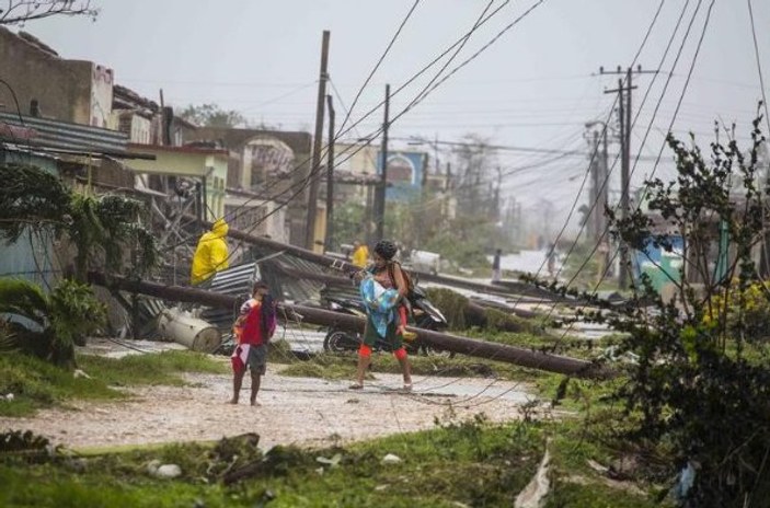 Dominika'da Maria Kasırgası en az 15 can aldı