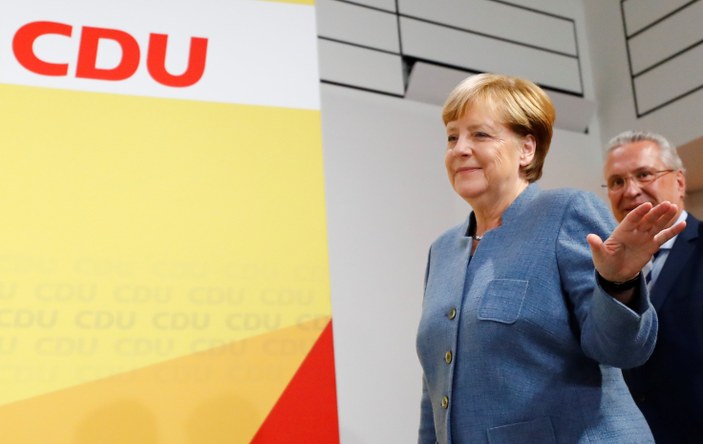 Merkel yüzde on oy kaybetti