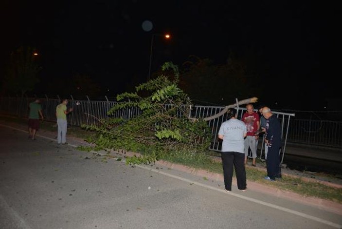 Adana'da bir otomobil kanala uçtu