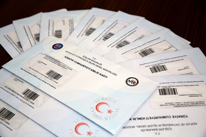 Ahıska Türklerine kimlik kartı veriliyor