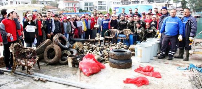 Bodrum'da denizden yarım ton atık çıktı