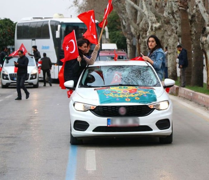 Adana'da Mehmetçik'e destek konvoyu
