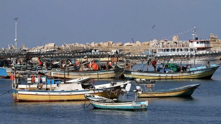 İran, Katar'a ait balıkçı teknelerini durdurdu