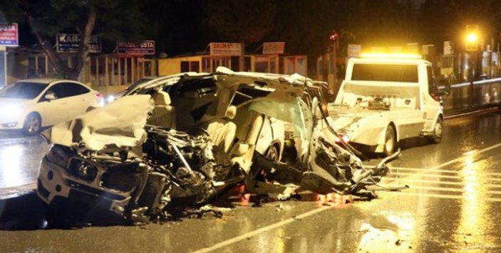 Buca'da trafik kazası: 1 kişi öldü 5 kişi yaralandı