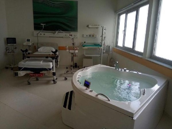 Devlet hastanelerindeki ilk suda doğum ünitesi açılıyor