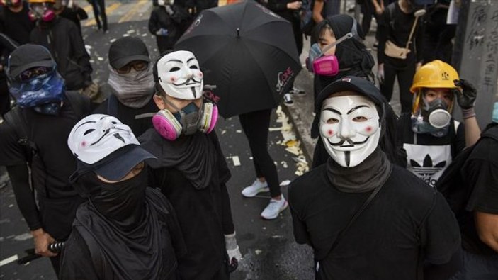 Hong Kong'da protestoların şiddeti artıyor