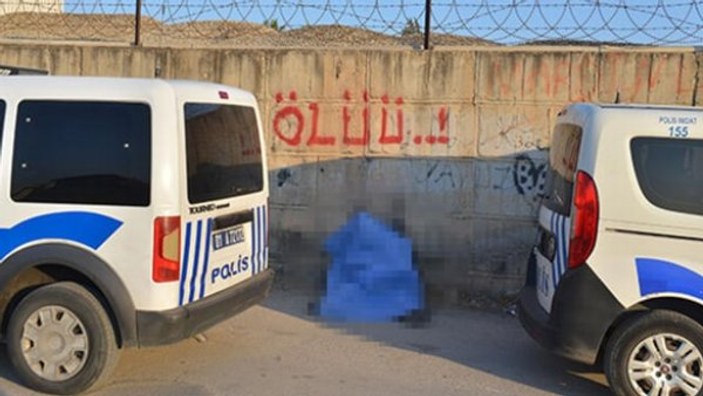 Adana'da bir kişinin cesedi duvar dibinde bulundu