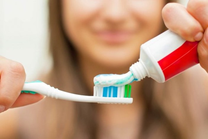 Türkiye'nin yüzde 74'ü dişlerini fırçalamıyor
