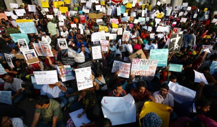 Hindistan'da vatandaşlık gösterilerinde 23 kişi öldü