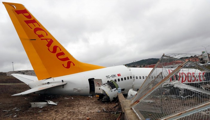 Uçak kazasında bulunan kabin görevlileri ifade verdi