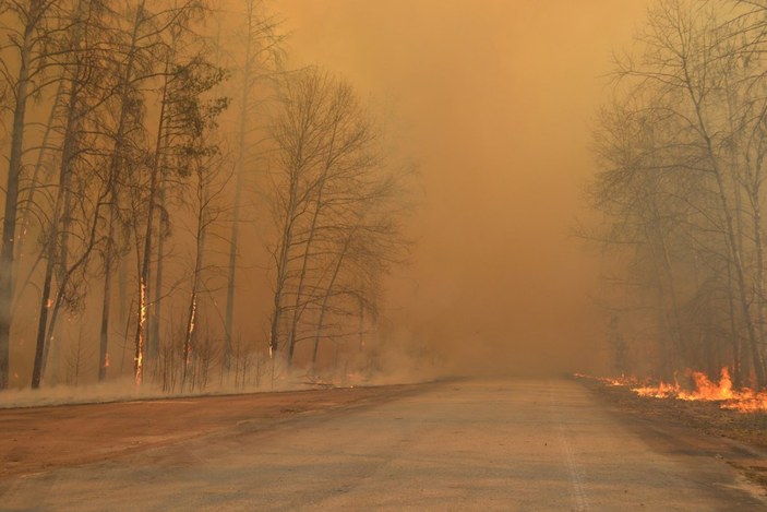 Çernobil’de 10 gündür süren orman yangını söndürüldü