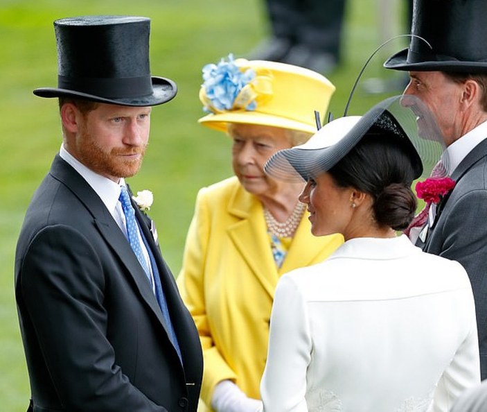 Meghan Markle ve Prens Harry, Kraliçe'yi görüntülü kutladı