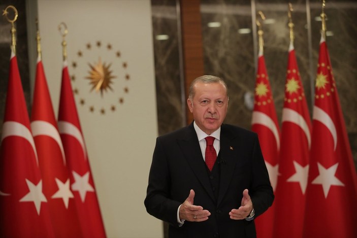 Erdoğan, İstiklal Marşı'nı çocuklarla okudu