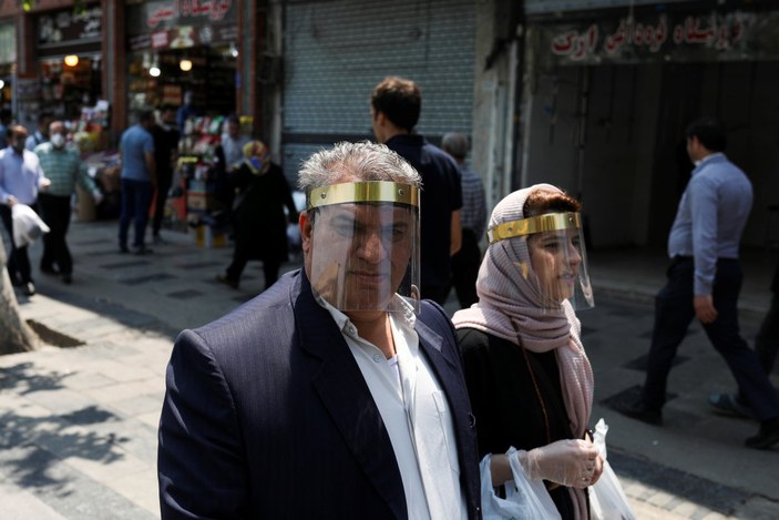 İran'da korona kaynaklı can kaybı 5 bin 650'ye yükseldi