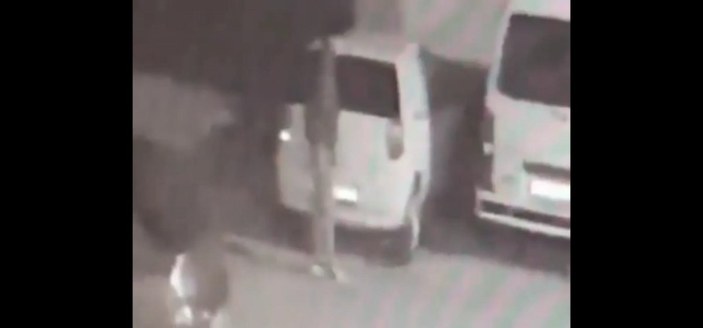 Kuşadası'nda otomobil hırsızı kameralara yakalandı