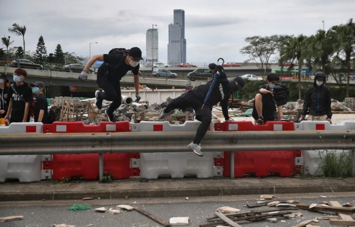 Hong Kong'da yeni güvenlik yasası girişimi protestosu
