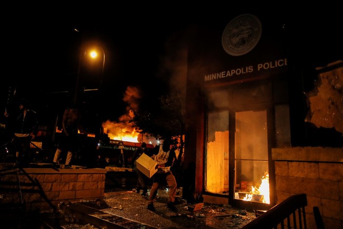 Polis cinayeti sonrası Ulusal Muhafızlar Minneapolis'te