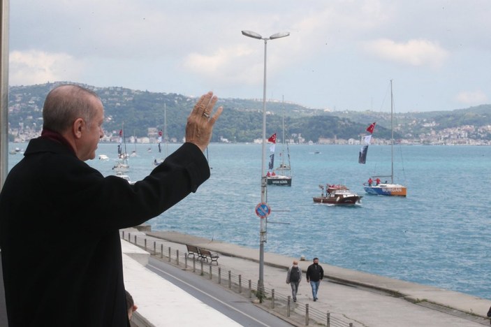 İstanbul Boğazı'nda fetih için saygı geçişi