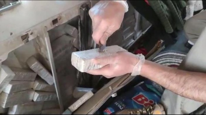 Van'da pazarcının minibüsünde 66 kilo eroin bulundu