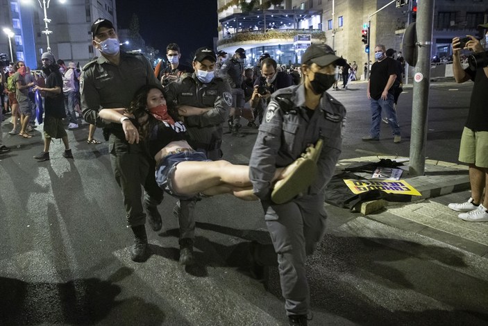 Kudüs'te Netanyahu karşıtı göstericilere polis müdahale etti