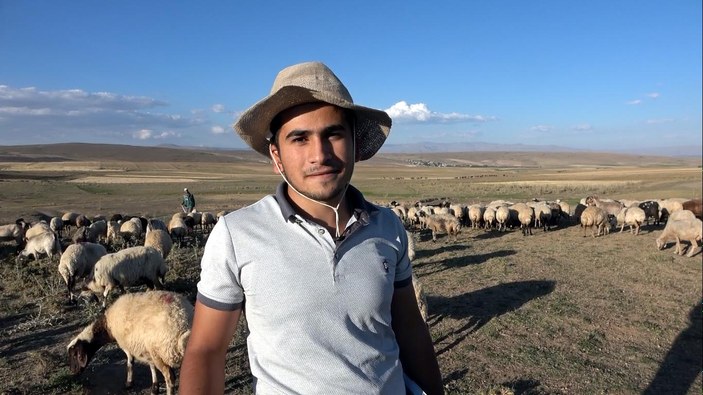 Çobanlık yaparken üniversiteye hazırlanan Vanlı Muhammet, tıp fakültesini kazandı