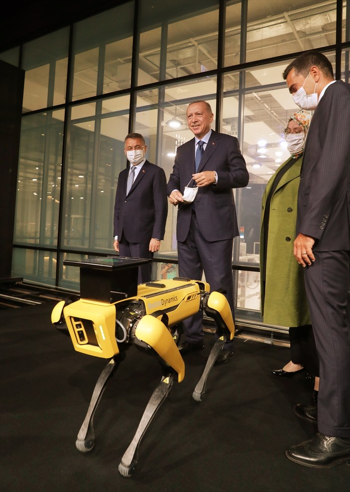 Cumhurbaşkanı Erdoğan'dan robotlu açılış