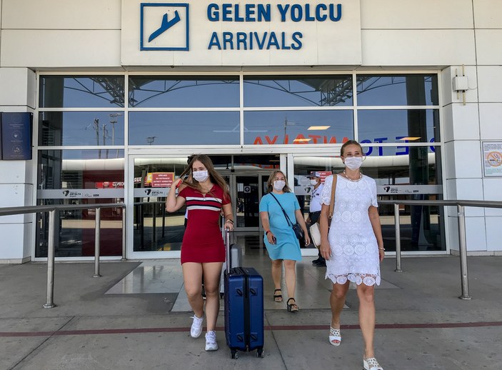 Alman siyasetçi Türkiye’nin turizm önlemlerine övgü yağdırdı