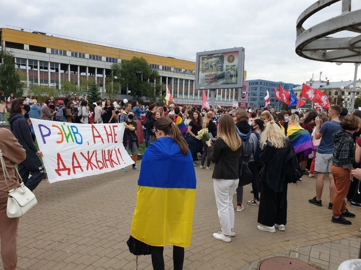 Belarus'ta devam eden protestolara polis engeli