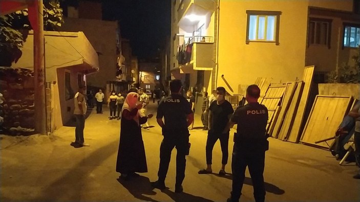 Bursa'da halay çekilen düğünü polis bastı