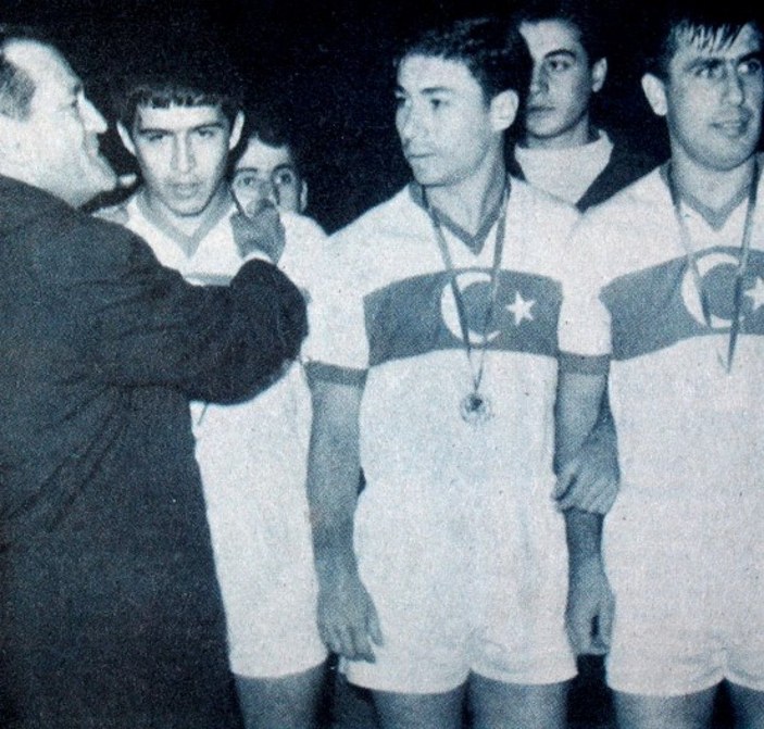 Göztepe'nin efsane futbolcusu Nevzat Güzelırmak vefat etti