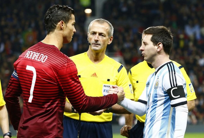 Ronaldo, Messi'ye milli takımda fark attı