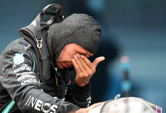 Formula 1'de şampiyon Lewis Hamilton