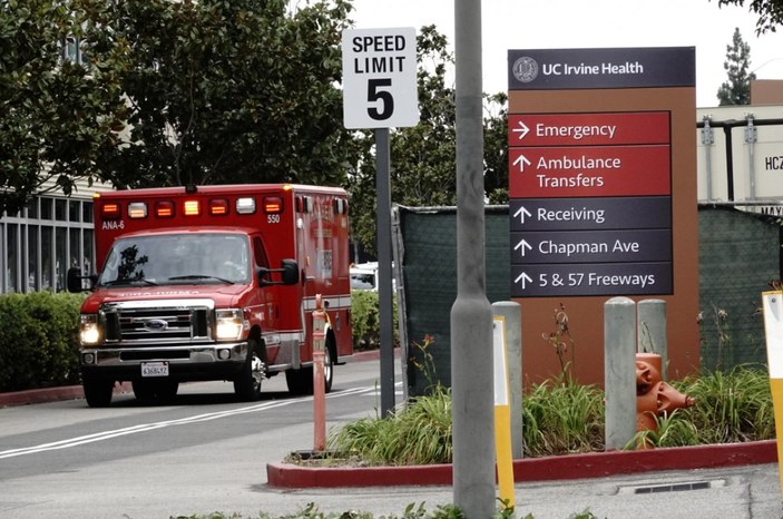 Kaliforniya'da ambulans çalışanlarına, 'yaşam ihtimali zayıf hastaları orada bırakın' talimatı