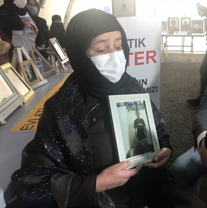 Diyarbakır'da evlat nöbetine bir aile daha katıldı