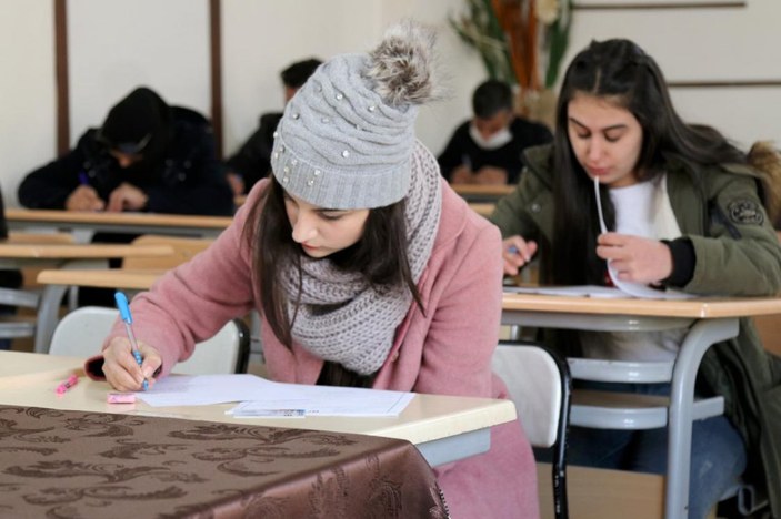 Zeytin Dalı Harekatı'yla terörden kurtarılan Afrin'de eğitime büyük destek