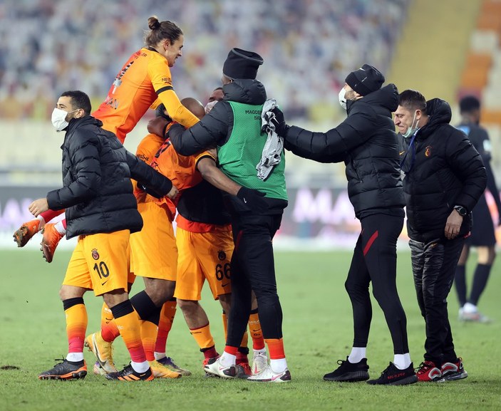 Galatasaray son dakikalarda gelen golle Yeni Malatya'yı yendi