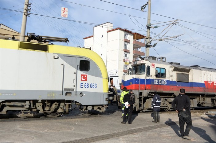 Kahramanmaraş'ta tren ile tırın çarpışma anı